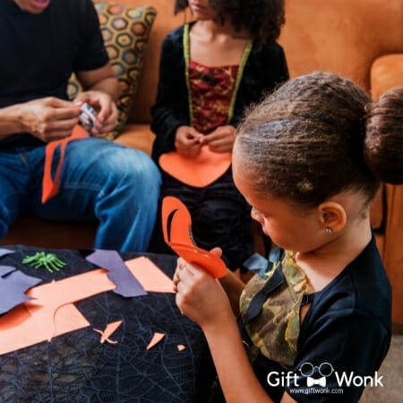 Best Halloween Alternatives - Your Halloween Plan B! 7 Halloween Alternatives - Arts & Crafts for the Youngsters