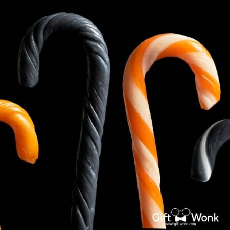 Cute Halloween Gifts - Halloween-themed candy canes 