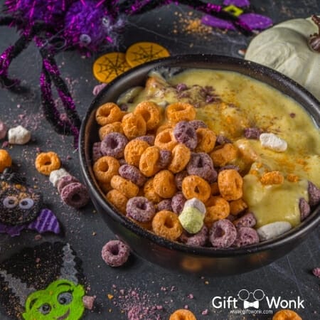 Halloween Treats - Halloween-themed  cereal bowl