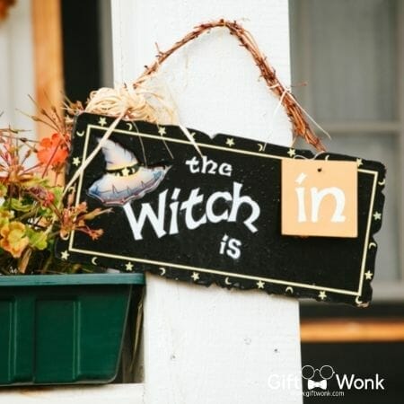 Halloween Party Gift - Halloween-themed spooky sign for teens