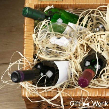 Christmas Gift Basket Ideas - Christmas Wine Gift Basket 