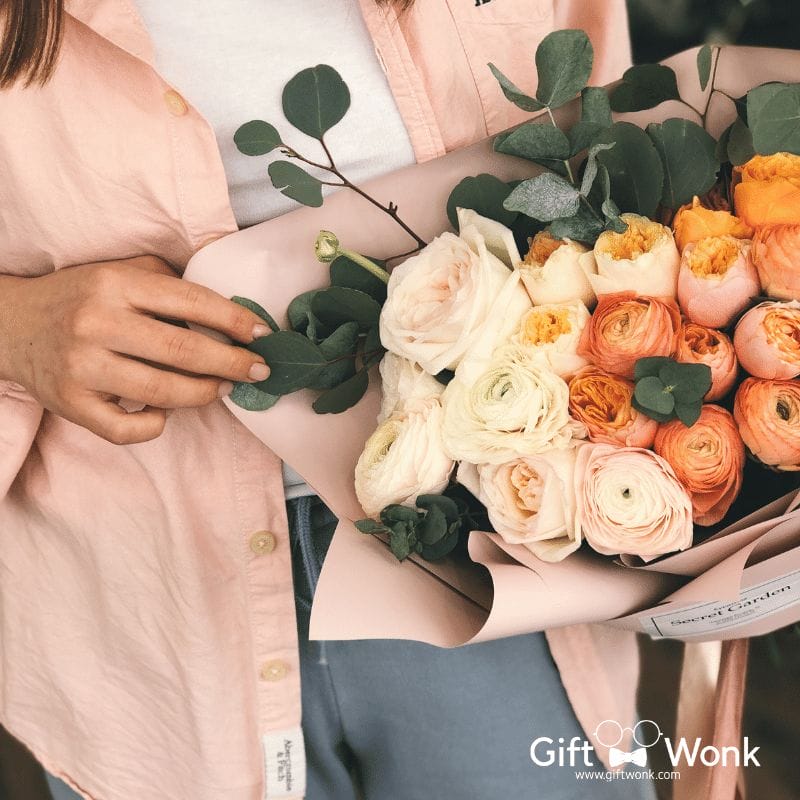 Pros and Cons of Valentine’s Day Gifts 2 Bouquet of Flowers