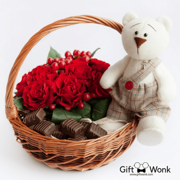 Last-Minute Valentine Gifts - Valentine's Gift Basket
